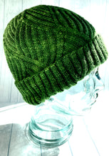 Load image into Gallery viewer, Morning Star Beanie - Green
